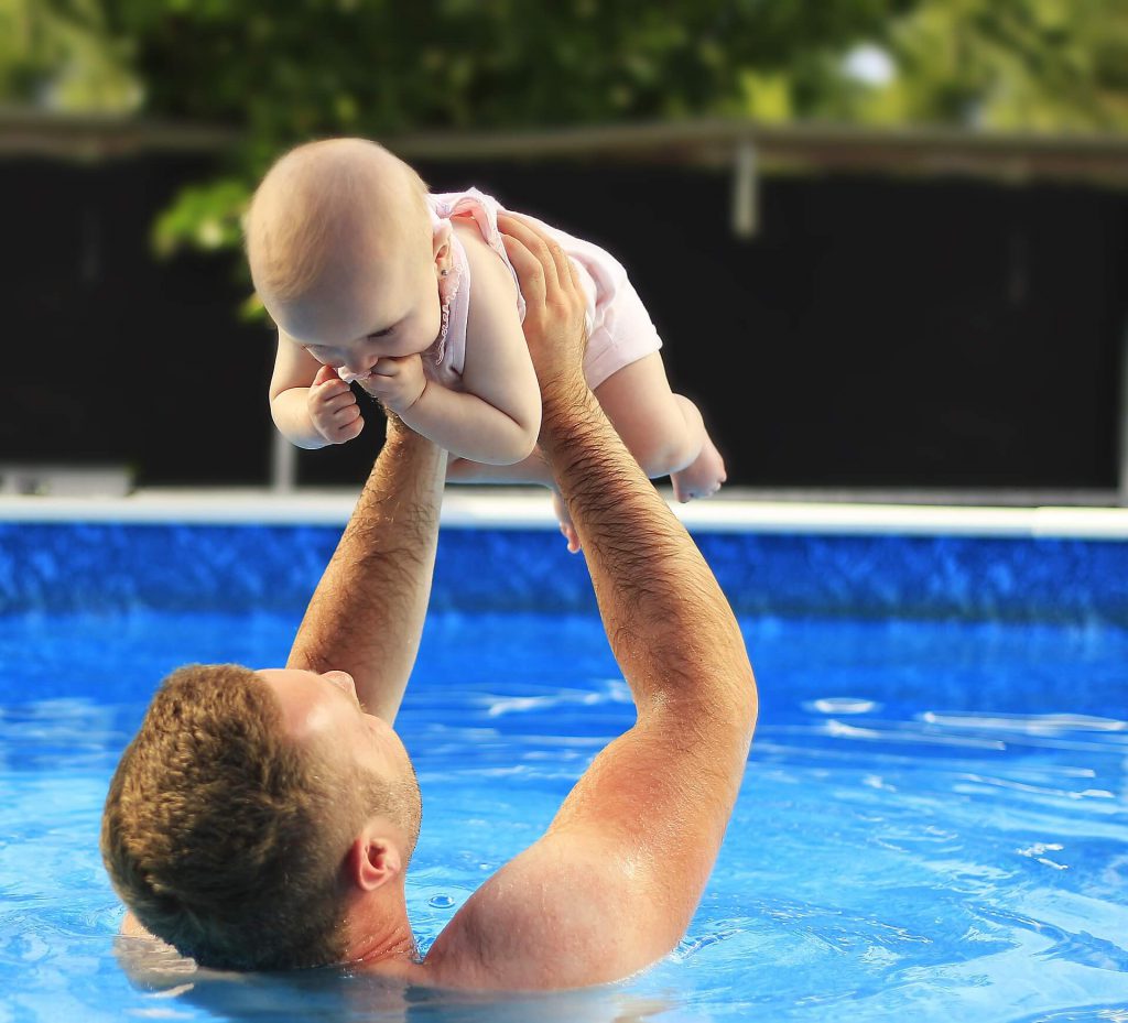 Kiedy rozpocząć naukę pływania dziecka?